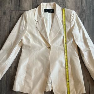 Ellen Tracy Linda Allard Ivory 100% silk blazer
